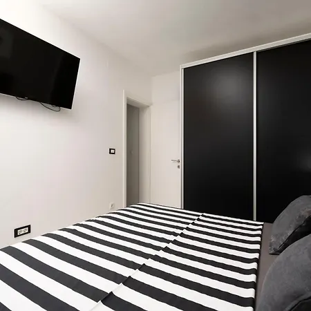 Slavica Apartment *