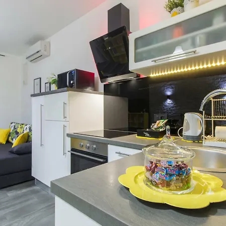 Slavica 希贝尼克