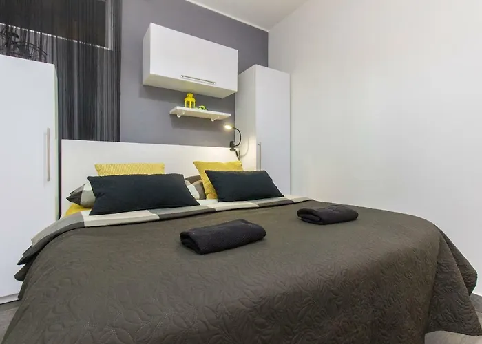 Slavica 希贝尼克